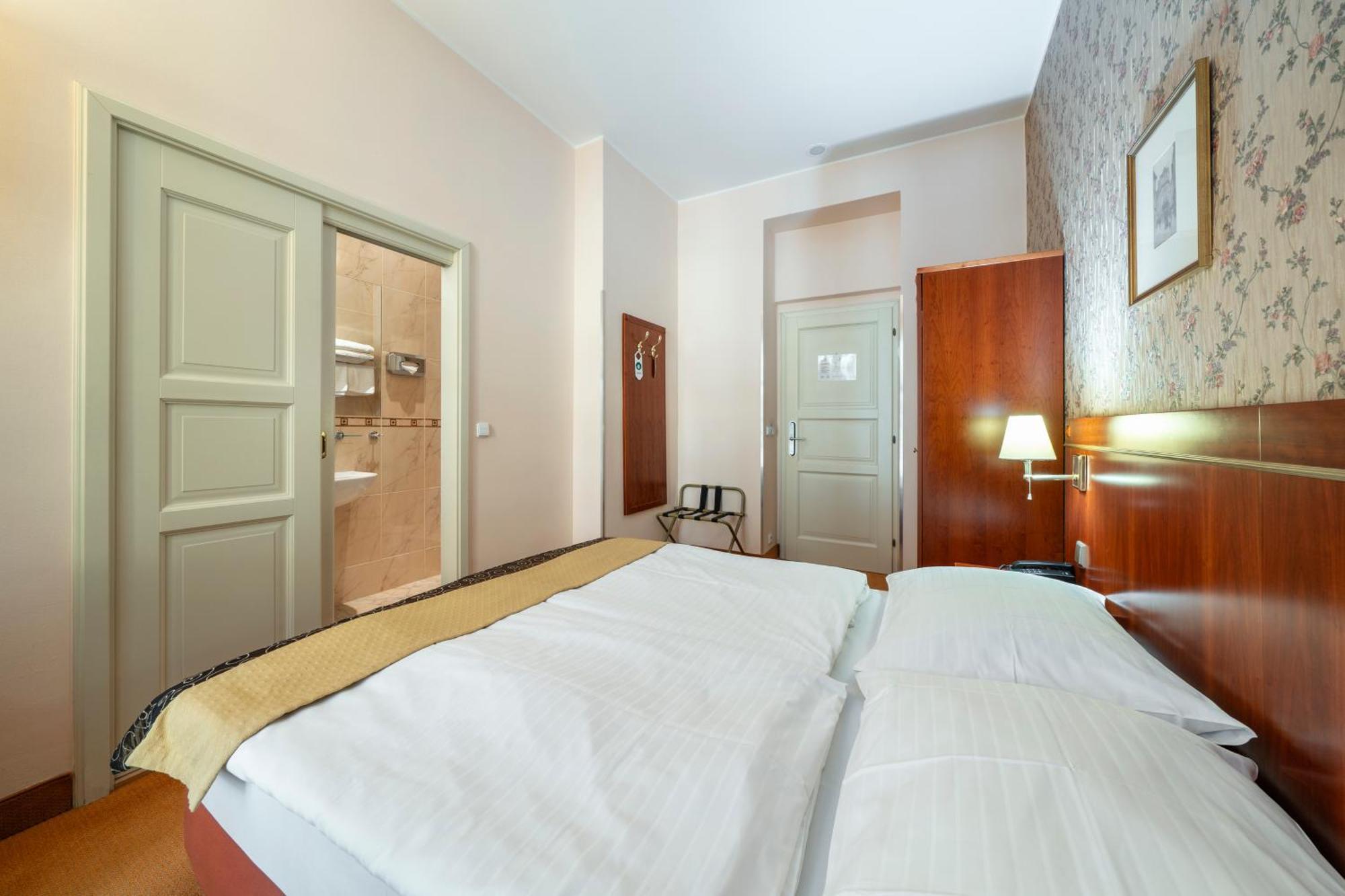 Hotel Raffaello Prag Dış mekan fotoğraf